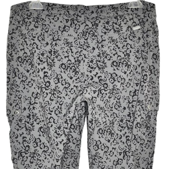 Eddie Bauer High Rise Travex Cargo Capris - Printed Gray/Black - 14 - Picture 6 of 9
